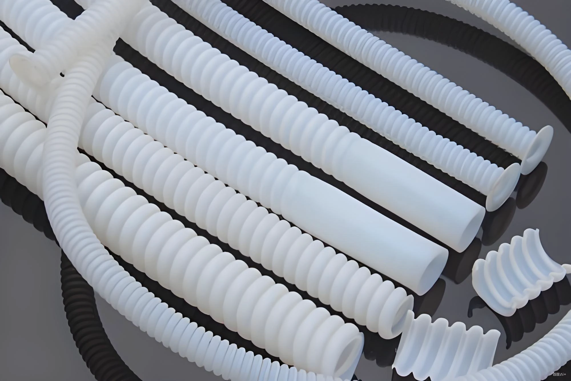 플레어 엔드와 표준 피팅 PTFE 호스 비교